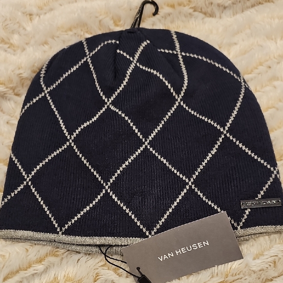 Van Heusen Other - Van Heusen Dark Blue and White Patterned Beanie